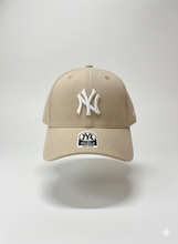 Carregar imagem no visualizador da galeria, Boné New York - Areia Logo Escrito