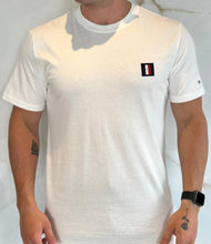 Carregar imagem no visualizador da galeria, Camiseta TH Básica Logo Emborrachado - Branco
