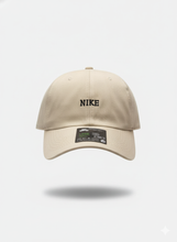 Carregar imagem no visualizador da galeria, Boné Nike - Areia