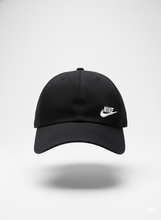 Carregar imagem no visualizador da galeria, Boné Nike - Preto Dtlh Lado