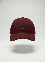 Carregar imagem no visualizador da galeria, Boné Tommy Hilfiger Básico - Vinho Logo Bordado