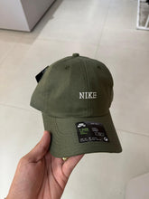 Carregar imagem no visualizador da galeria, Boné Nike - Verde