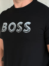Carregar imagem no visualizador da galeria, Camiseta Estampada Boss - Preto Logo Centro