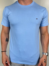 Carregar imagem no visualizador da galeria, Camiseta Tommy Básica