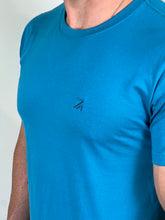 Carregar imagem no visualizador da galeria, Camiseta RA Básica - Bordado - Azul Petroleo