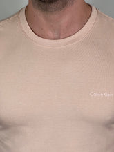 Carregar imagem no visualizador da galeria, Camiseta CK Básica - Bege