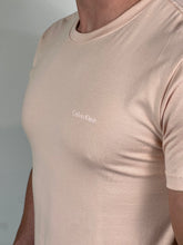 Carregar imagem no visualizador da galeria, Camiseta CK Básica - Bege