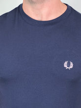Carregar imagem no visualizador da galeria, Camiseta FP Básica - Azul Marinho Logo Rosa Bordado