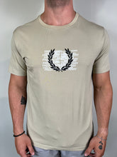 Carregar imagem no visualizador da galeria, Camiseta FP Estampada - Bege Logo Centro Escrito