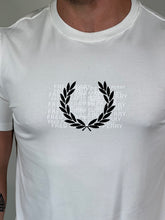 Carregar imagem no visualizador da galeria, Camiseta FP Estampada - Branco Logo Centro Escrito