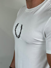 Carregar imagem no visualizador da galeria, Camiseta FP Estampada - Branco Logo Centro Escrito
