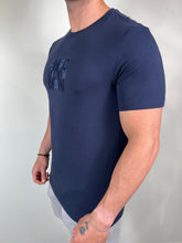 Carregar imagem no visualizador da galeria, Camiseta EA Estampada - Azul Marinho Logo Centro Escrito