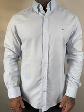 Carregar imagem no visualizador da galeria, Camisa Social TH Oxford - M/L -Azul Jeans