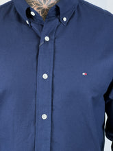 Carregar imagem no visualizador da galeria, Camisa Social TH Oxford - M/L - A. Marinho