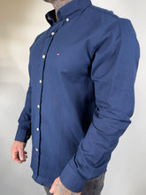 Carregar imagem no visualizador da galeria, Camisa Social TH Oxford - M/L - A. Marinho