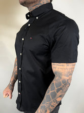 Carregar imagem no visualizador da galeria, Camisa Social TH Oxford - M/C - Preto