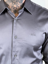 Carregar imagem no visualizador da galeria, Camisa Social HB Acetinada - M/L - C. Escuro