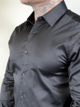 Carregar imagem no visualizador da galeria, Camisa Social HB Acetinada - M/L - Preto