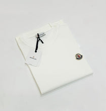 Carregar imagem no visualizador da galeria, Camiseta Básica Moncler - Branco Logo Bordado