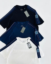 Carregar imagem no visualizador da galeria, Camiseta Básica EA - Azul Marinho Dtlh Ombro