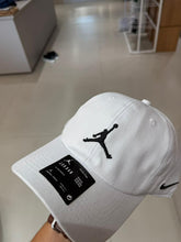 Carregar imagem no visualizador da galeria, Boné Jordan - Branco