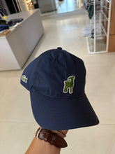 Carregar imagem no visualizador da galeria, Boné Lacoste Goat Djokovic - A.Marinho