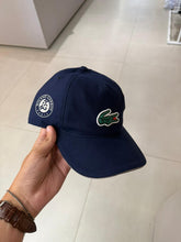 Carregar imagem no visualizador da galeria, Boné Lacoste Roland Garros - A.Marinho