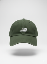 Carregar imagem no visualizador da galeria, Boné New Balance - Verde Logo Listra