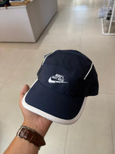 Carregar imagem no visualizador da galeria, Boné Nike Just Do It - Azul Marinho
