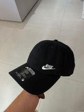 Carregar imagem no visualizador da galeria, Boné Nike - Preto Dtlh Lado