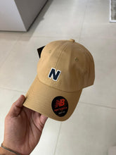 Carregar imagem no visualizador da galeria, Boné New Balance - Bege