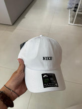 Carregar imagem no visualizador da galeria, Boné Nike - Branco