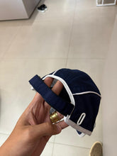 Carregar imagem no visualizador da galeria, Boné Lacoste - A.Marinho