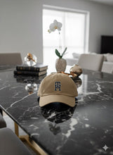 Carregar imagem no visualizador da galeria, Boné TH Bordado - Areia