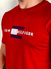 Carregar imagem no visualizador da galeria, Camiseta Estampada TH - Vermelho Dtlh Centro