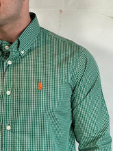 Carregar imagem no visualizador da galeria, Camisa Social RL Quadriculada M/L Tam.Especial - Verde Logo Laranja