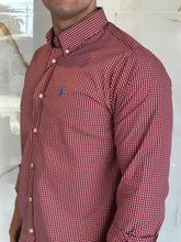 Carregar imagem no visualizador da galeria, Camisa Social RL Quadriculada M/L Tam.Especial - Vermelho Logo Azul