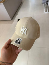 Carregar imagem no visualizador da galeria, Boné New York - Areia Logo Escrito
