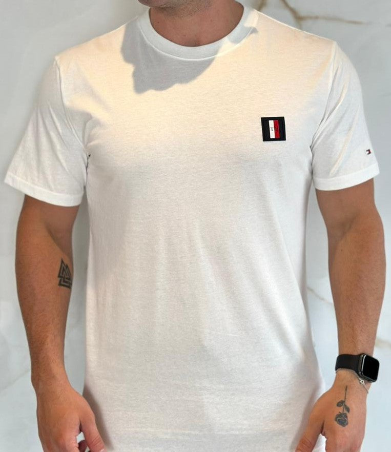 Camiseta TH Básica Logo Emborrachado - Branco