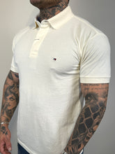 Carregar imagem no visualizador da galeria, Gola Polo TH - Off White
