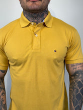 Carregar imagem no visualizador da galeria, Gola Polo TH - Amarelo
