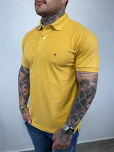 Carregar imagem no visualizador da galeria, Gola Polo TH - Amarelo
