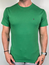 Carregar imagem no visualizador da galeria, Combo 3 camisetas TH
