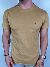 Carregar imagem no visualizador da galeria, Combo 3 camisetas TH
