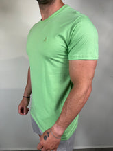 Carregar imagem no visualizador da galeria, Camiseta RA Básica - Bordado - Verde Abacate

