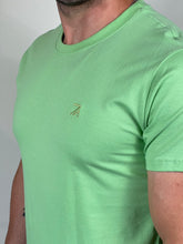 Carregar imagem no visualizador da galeria, Camiseta RA Básica - Bordado - Verde Abacate

