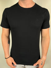 Carregar imagem no visualizador da galeria, Camiseta RA Básica - Bordado - Preto
