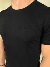 Carregar imagem no visualizador da galeria, Camiseta RA Básica - Bordado - Preto
