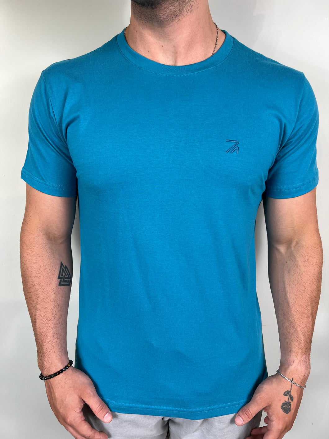 Camiseta RA Básica - Bordado - Azul Petroleo