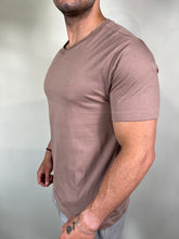 Carregar imagem no visualizador da galeria, Camiseta SK Básica - Bordado - Marrom
